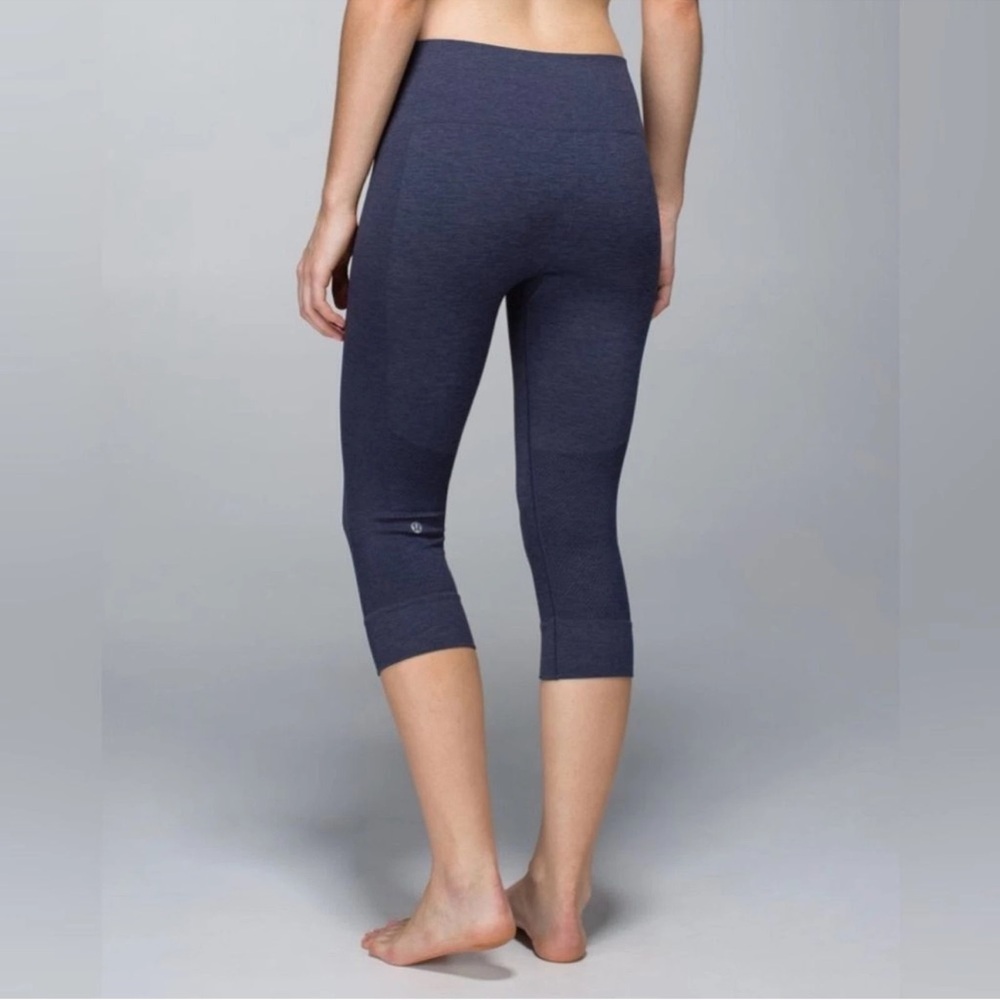 Lululemon Seamlessly Street Crop Cadet Blue Size‎ 4 Ribbed Activewear Athleisure